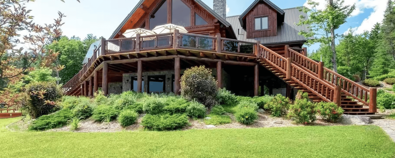 Ce fabuleux chalet en bois rond à vendre est un véritable petit paradis sur Terre 