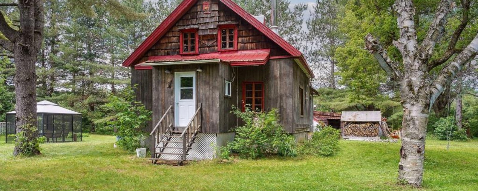 Chalet au charme rustique à vendre pour 274 000 $