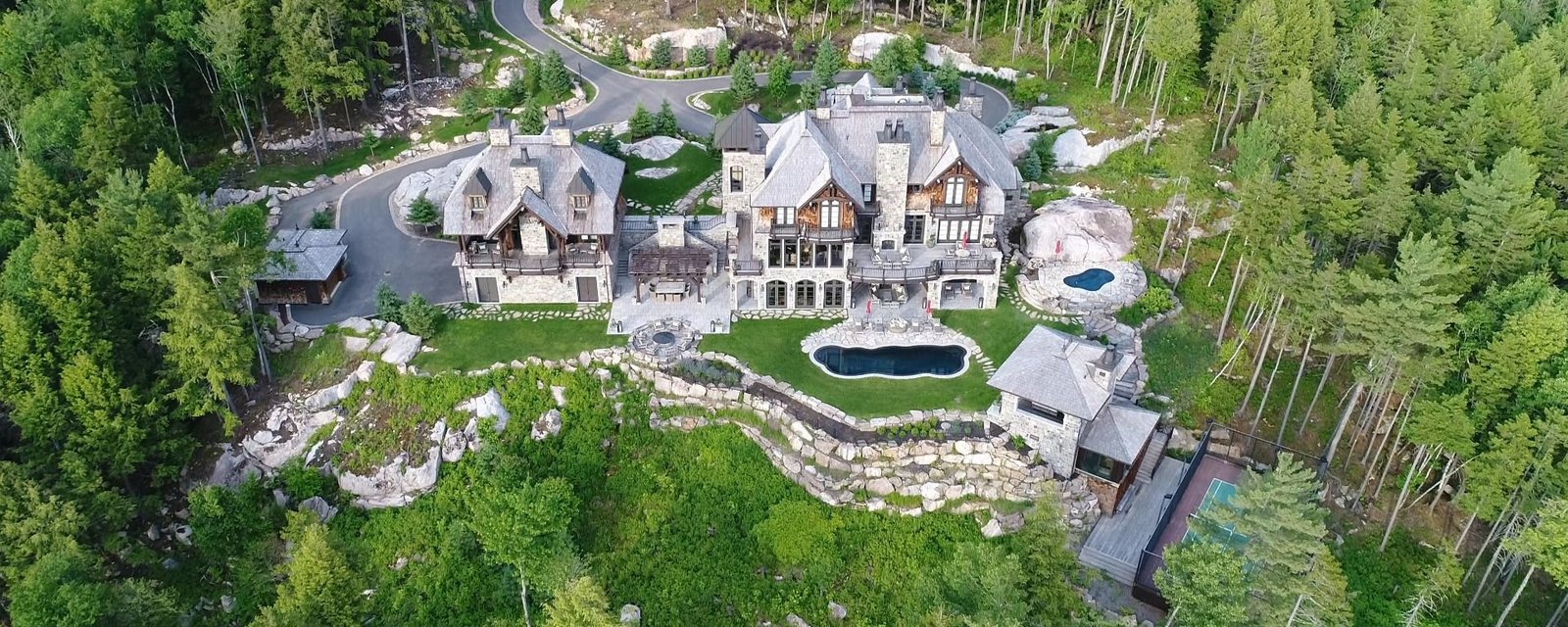 Découvrez le majestueux Château Fleur de Lys de Mont-Tremblant