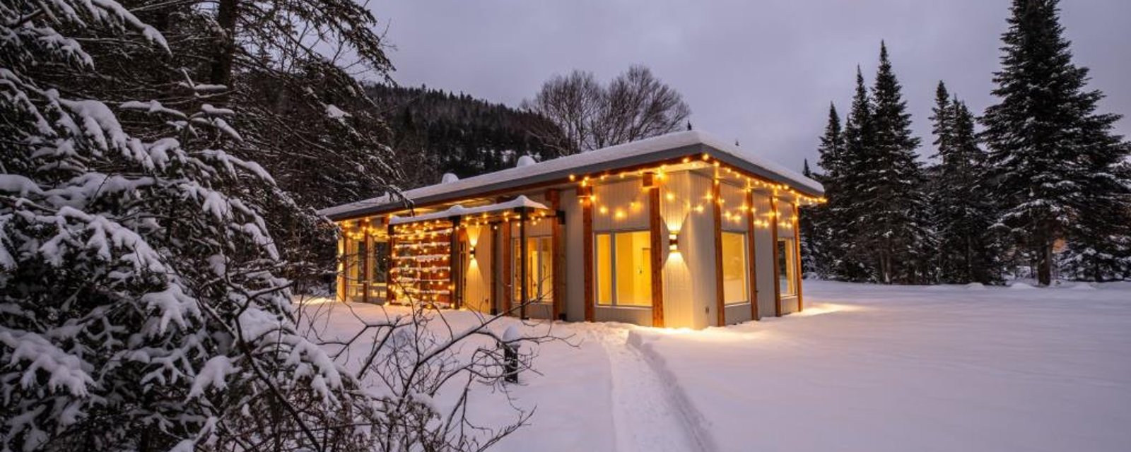 Bijou contemporain niché sur un site féérique au cœur des Laurentides