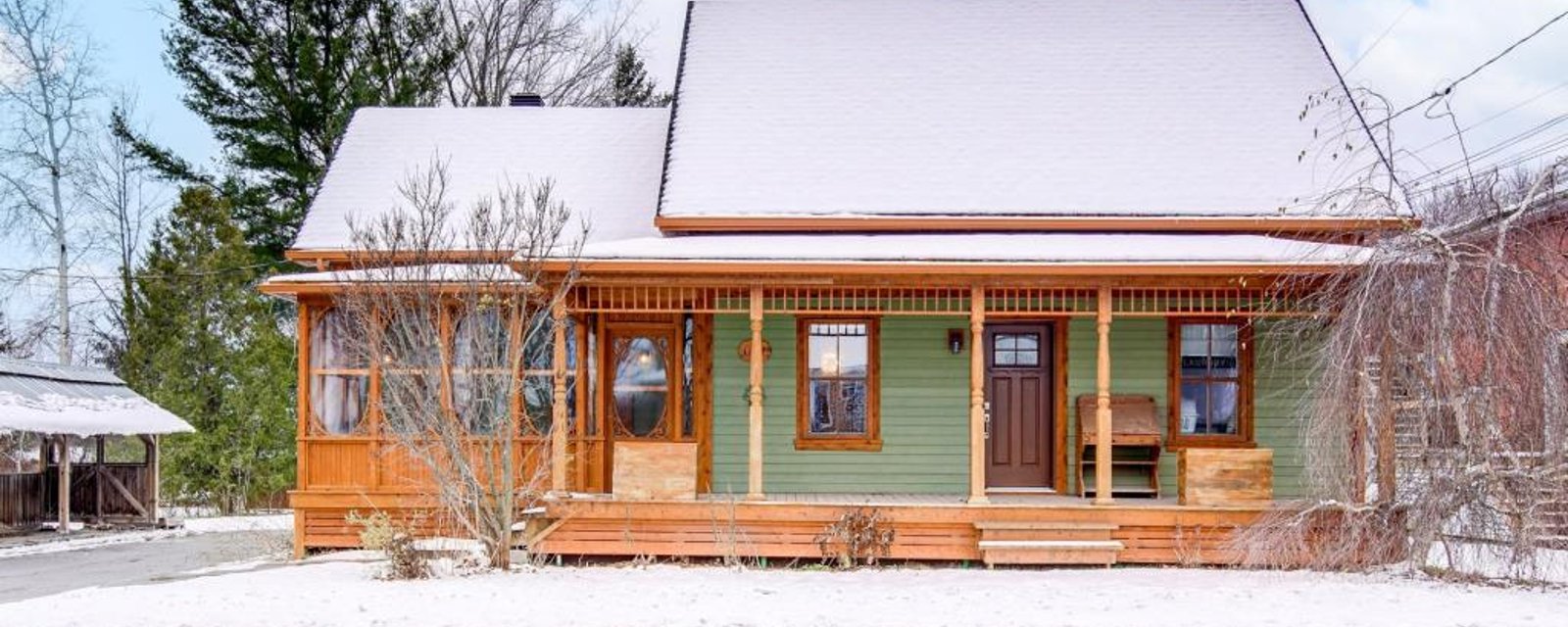 Magnifique centenaire bordée par un ruisseau avec un intérieur exquis digne de Pinterest et d'Instagram