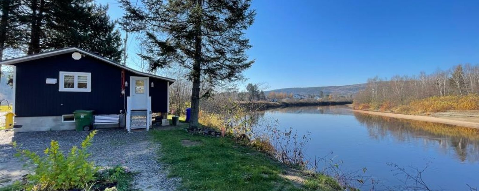 Récemment rénové! Chalet 4 saisons à vendre meublé pour 89 000$