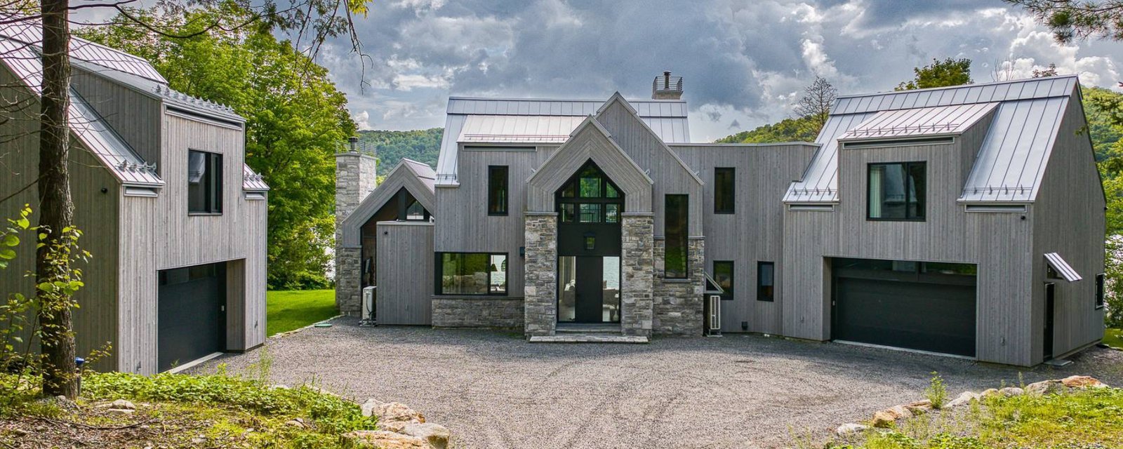 L’impressionnant chalet du joueur de hockey Jonathan Bernier est à vendre