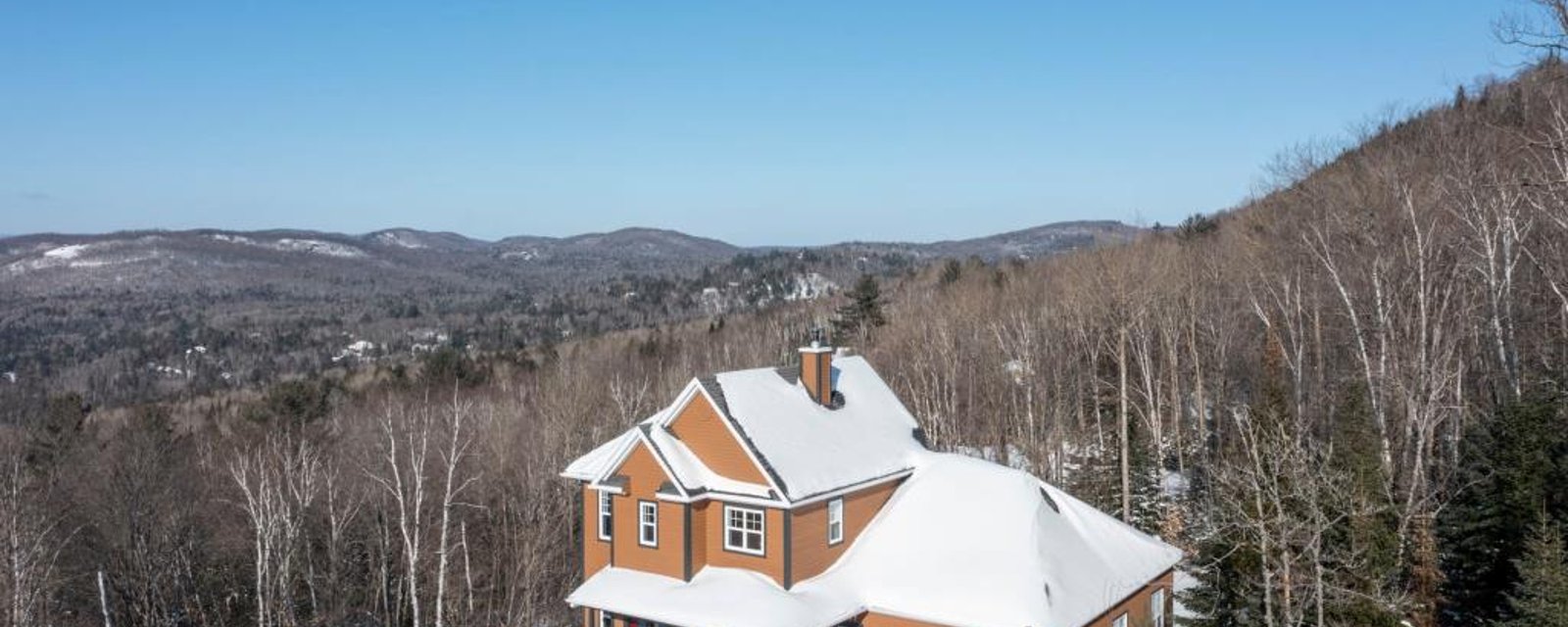 Ravissant cottage tout confort avec piscine intérieure et vue imprenable sur les montagnes