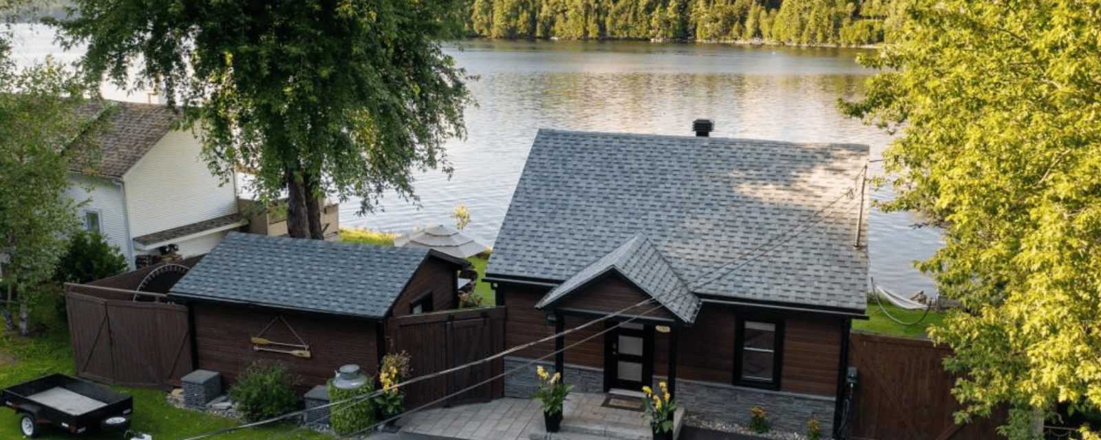 Joli chalet avec vue panoramique sur un lac à vendre au coeur de l'Estrie