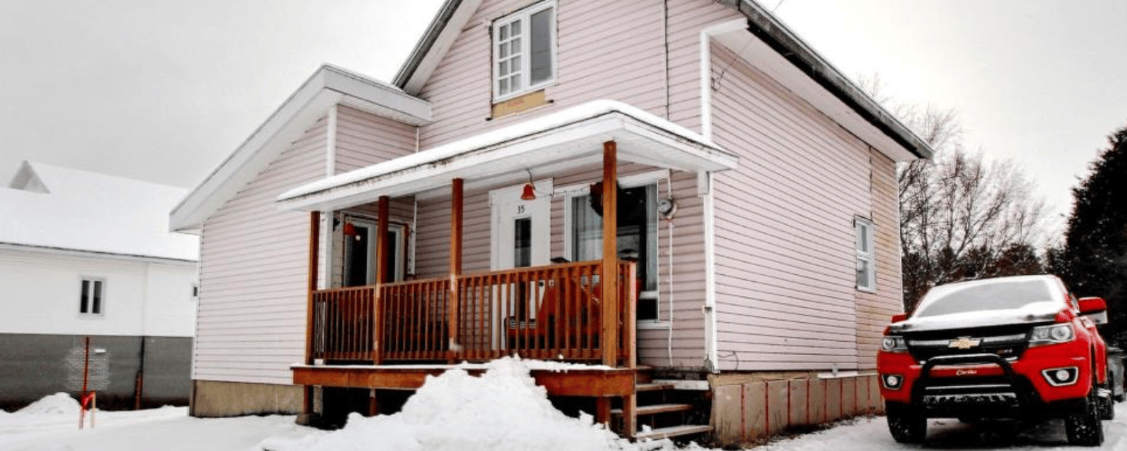 Coquette maison de trois chambres pleine de cachet à vendre pour moins de 90 000$ 