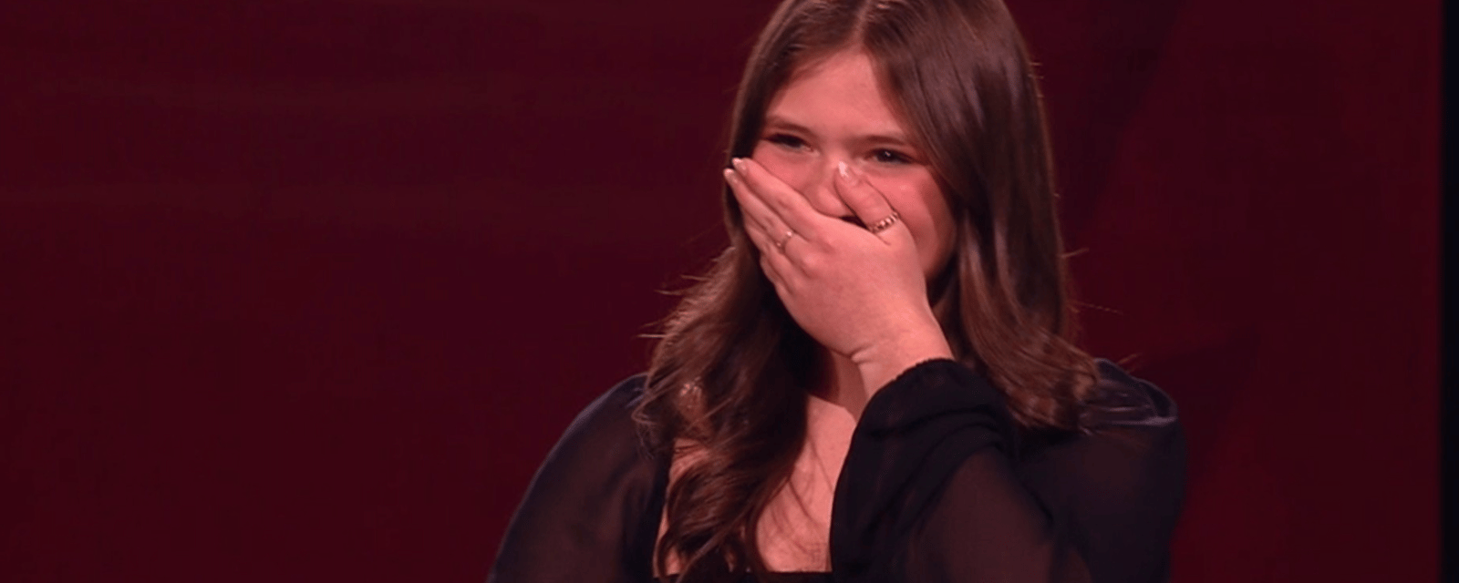 À 15 ans, elle réalise son rêve et offre l'une des plus impressionnantes performances de la saison à La Voix