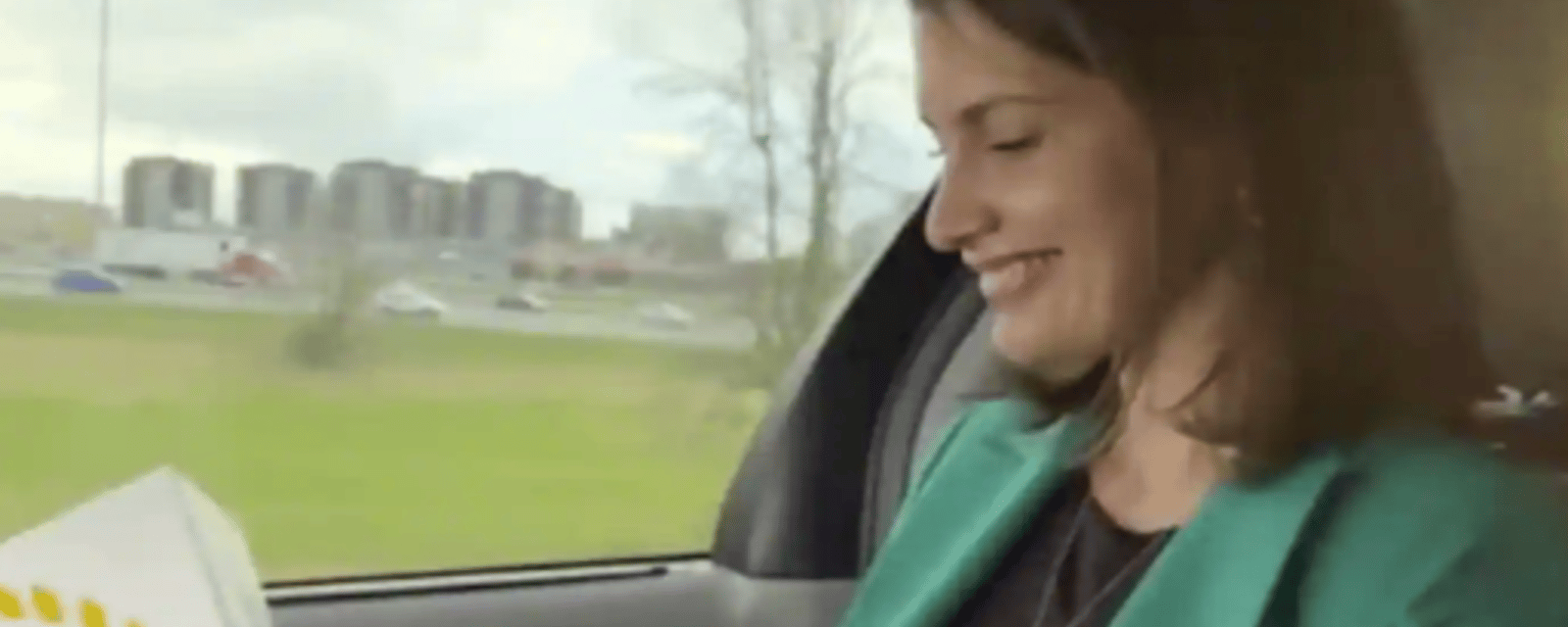 Geneviève Guilbault impliquée dans une controverse pour ne pas avoir porté sa ceinture de sécurité en voiture
