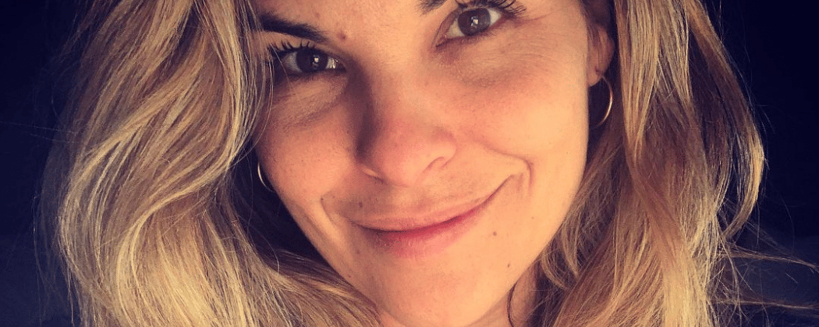 Kim Rusk fait plaisir à ses fans avec des photos sexys et élégantes pour la St-Valentin