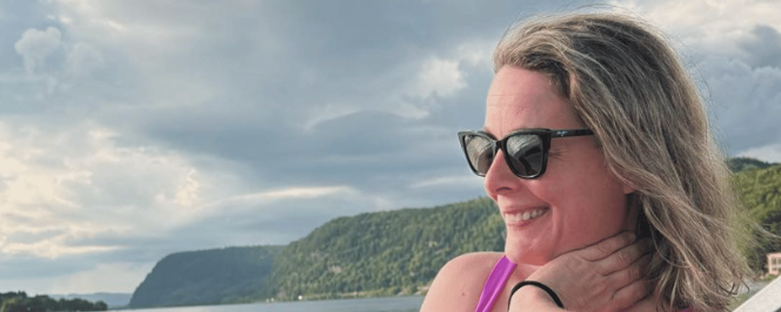 Julie Le Breton prend de superbes photos en vacances avec Remi-Pierre Paquin et des amis