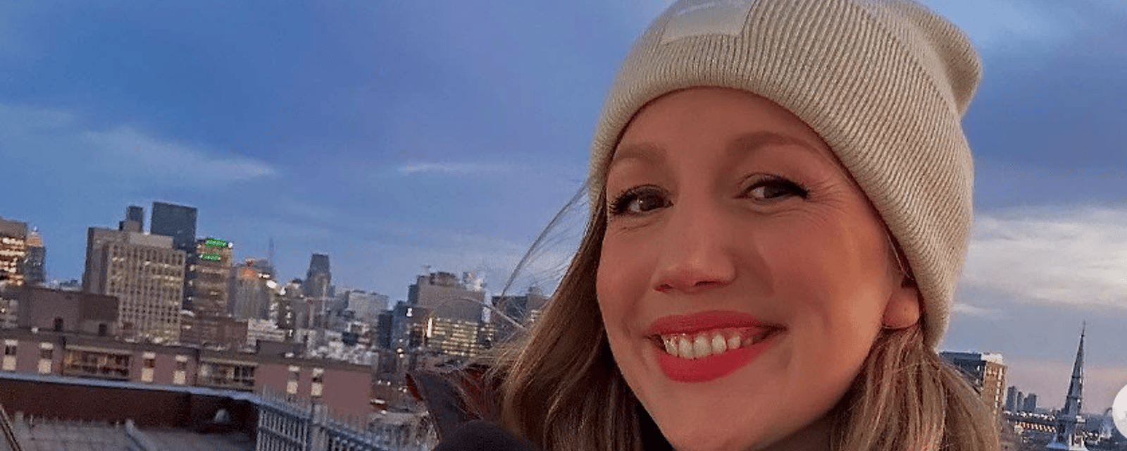 Une apparition rare et élégante pour Marie-Andrée Leblond de Salut Bonjour et son chum connu