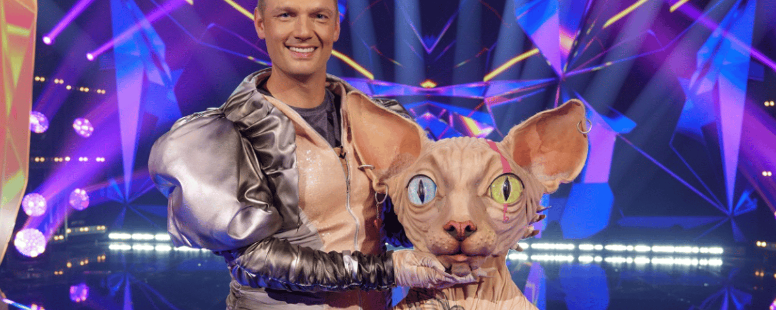 Nick carter vole la vedette aux Chanteurs masqués