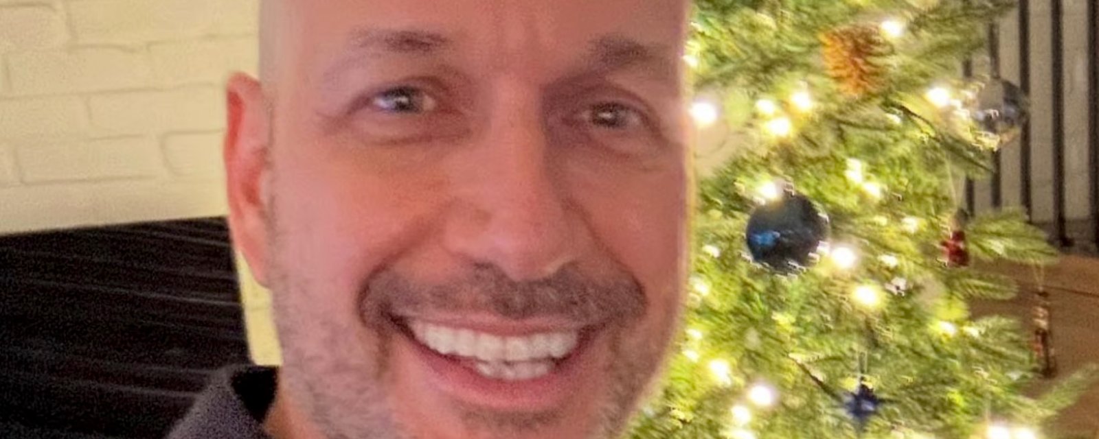 Martin Matte partage une photo en compagnie de sa blonde pour Noël