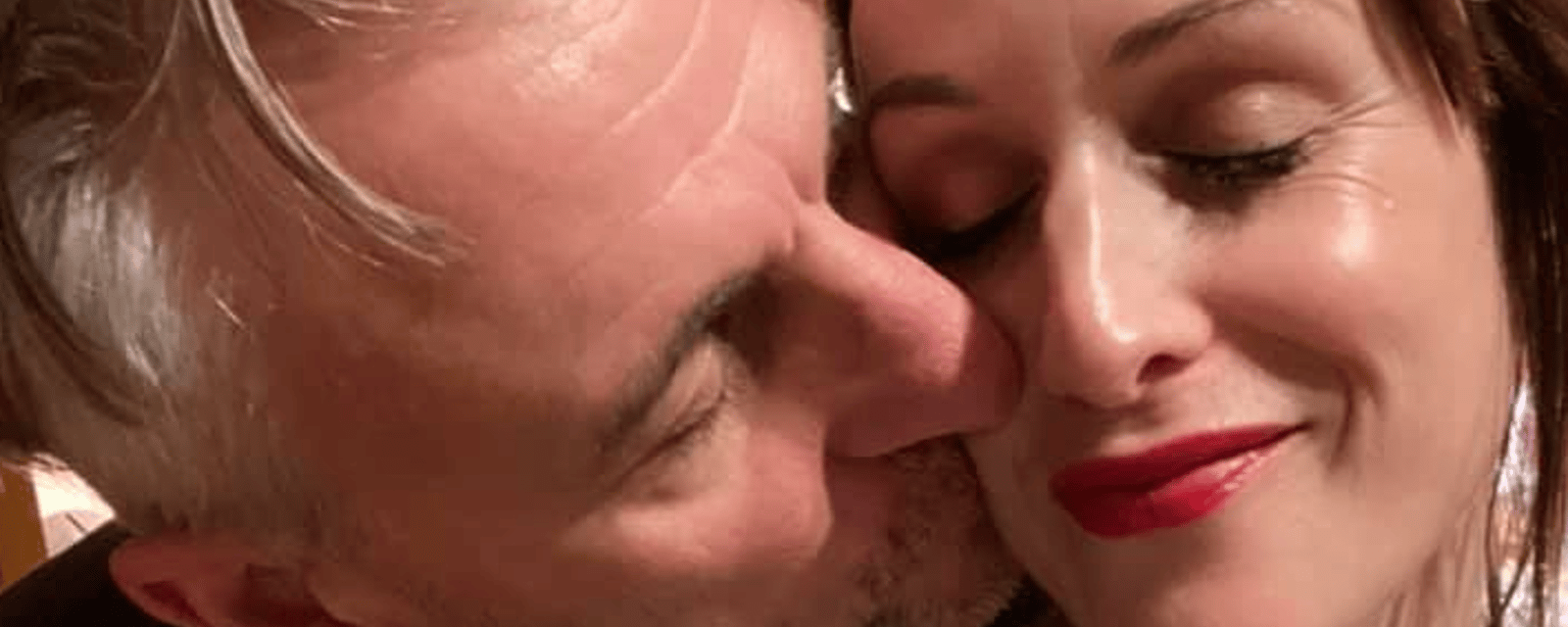 Patrick Huard et sa conjointe Anik Jean publient une adorable photo de couple en vacances