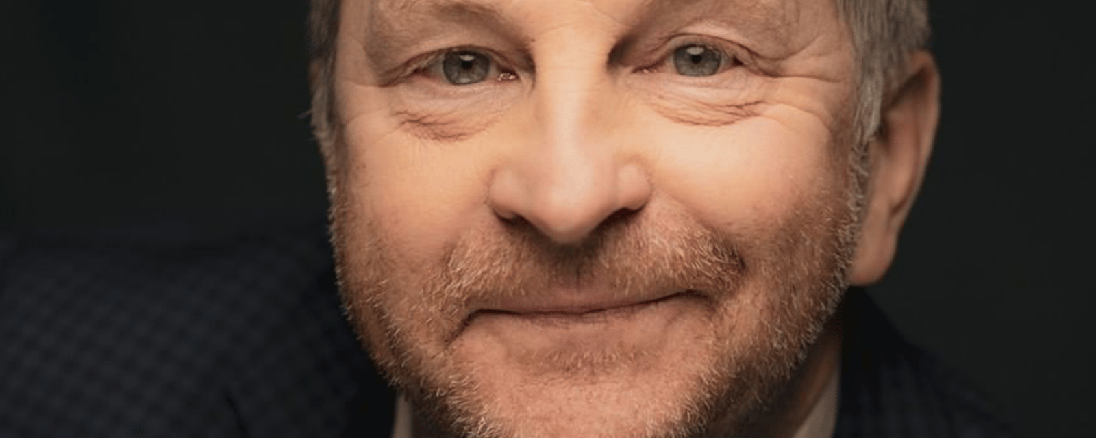 André Robitaille partage une adorable photo d’enfance pour Noël. L’auriez-vous reconnu ?