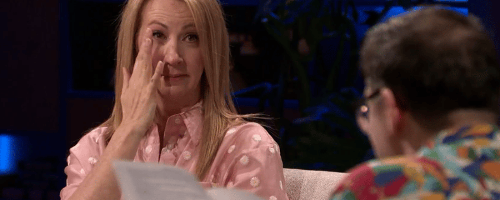 Mélanie Maynard n’arrive pas à retenir quelques larmes à la suite d’une lettre de Simon Boulerice 
