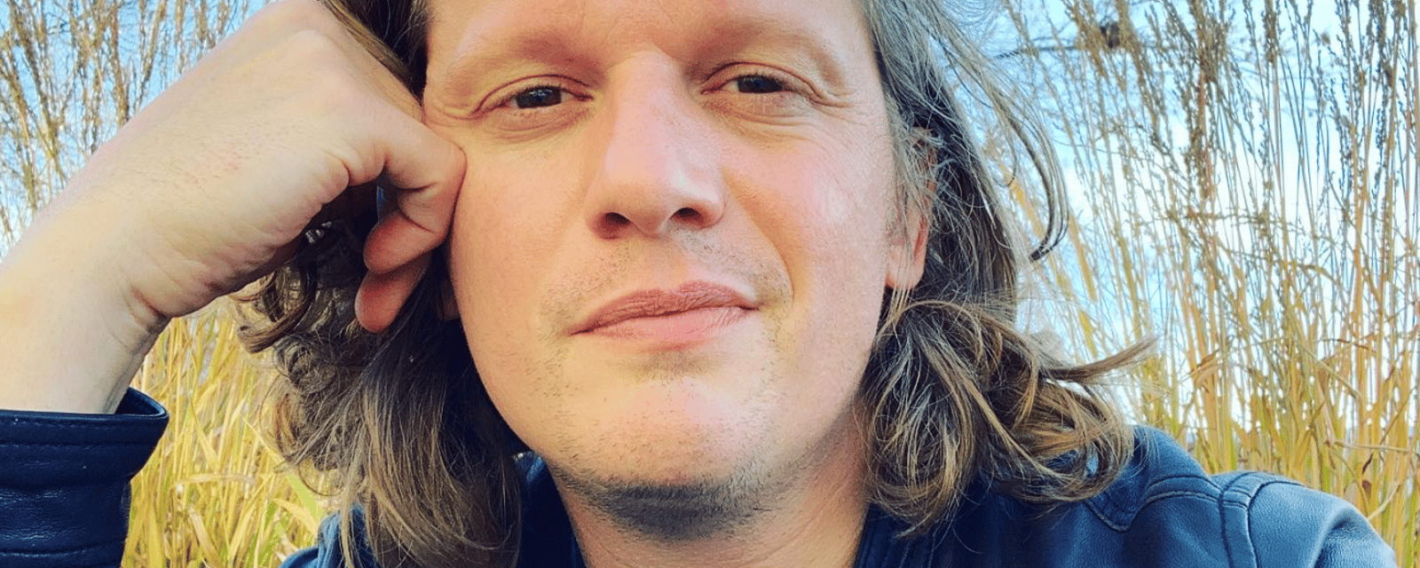 «Un coup de 2X4 dans face!» Pierre-Yves McSween donne de surprenants détails sur son départ du 98,5 FM