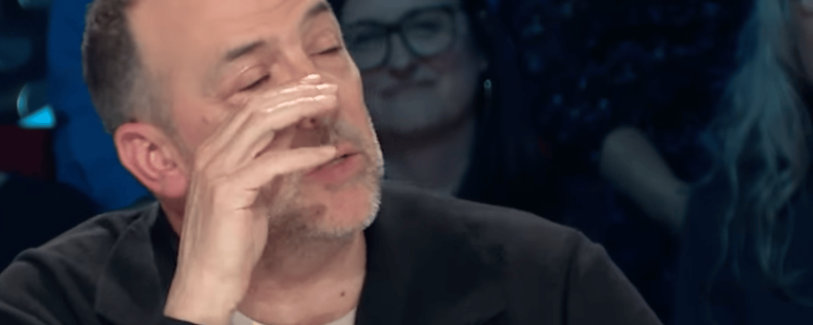 Pierre Brassard devient très émotif sur le plateau des Enfants de la télé