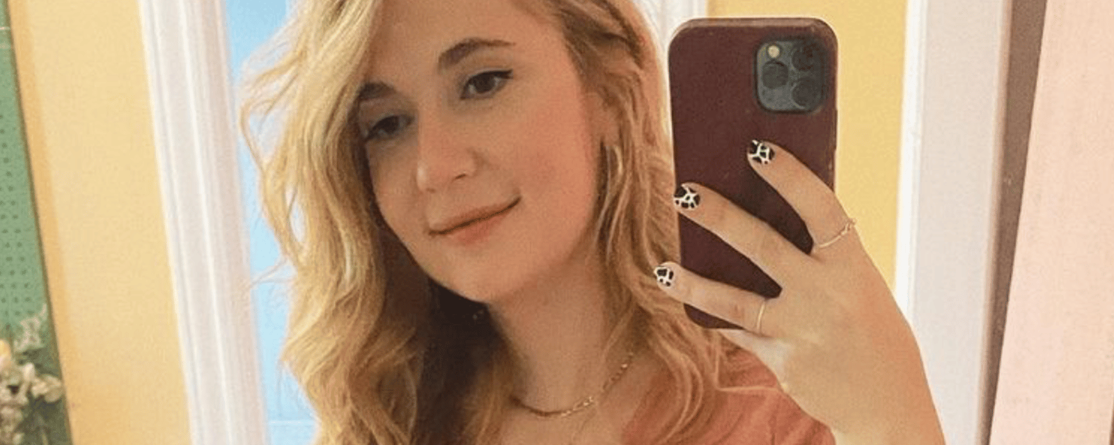Rosalie Vaillancourt partage de nouvelles photos de son beau ventre rond à 31 semaines de grossesse