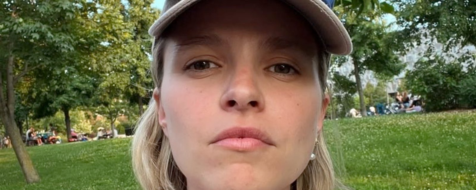 Enceinte, Sarah-Jeanne Labrosse publie une nouvelle photo de sa petite bedaine qui prend forme