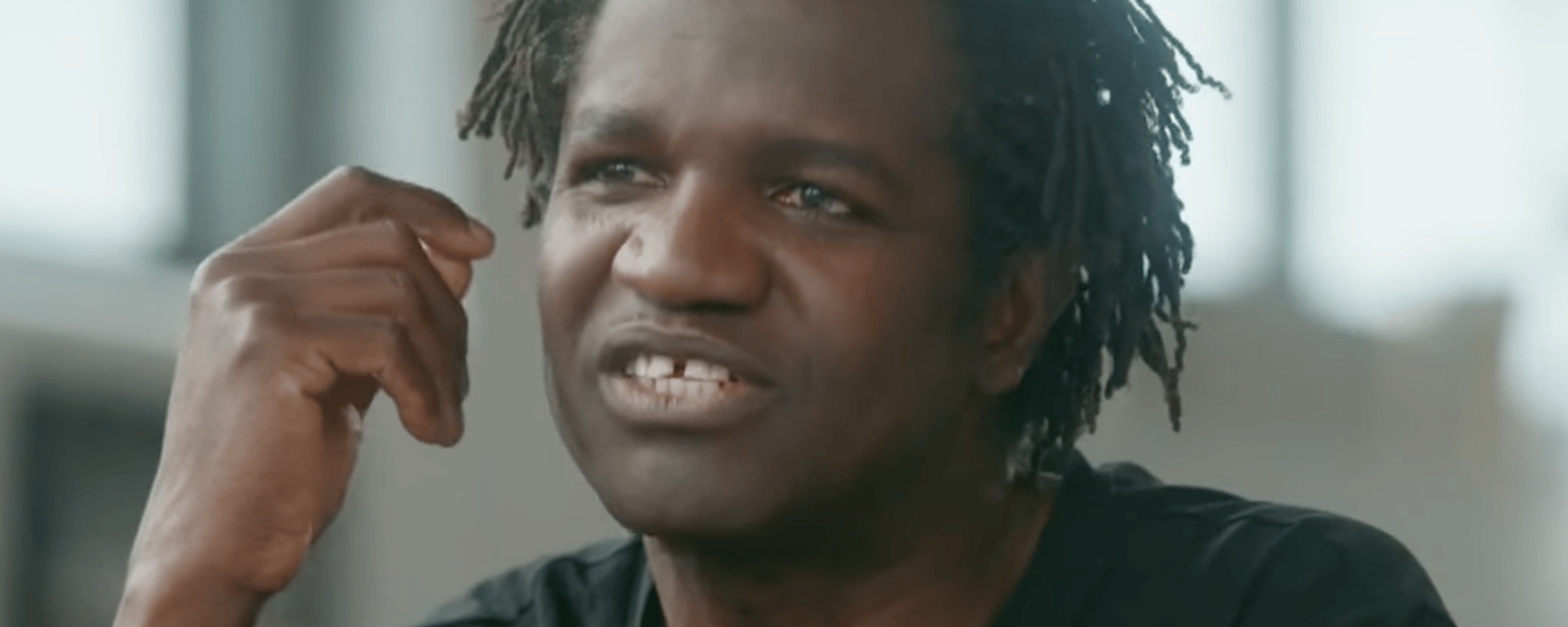 Boucar Diouf parle pour une rare fois de sa « jambe droite complètement scrap »
