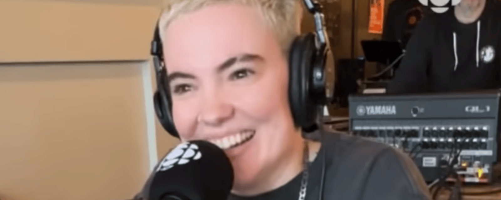 Roxane Bruneau dévoile comment elle a réagi en entendant une de ses chansons la première fois à la radio