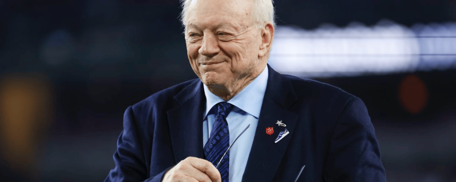 Jerry Jones sounds off on Cowboys kicking situation 