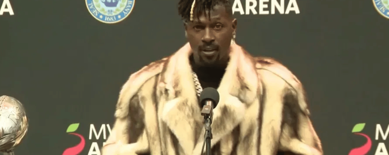 Antonio Brown gets terrible news from AFL 