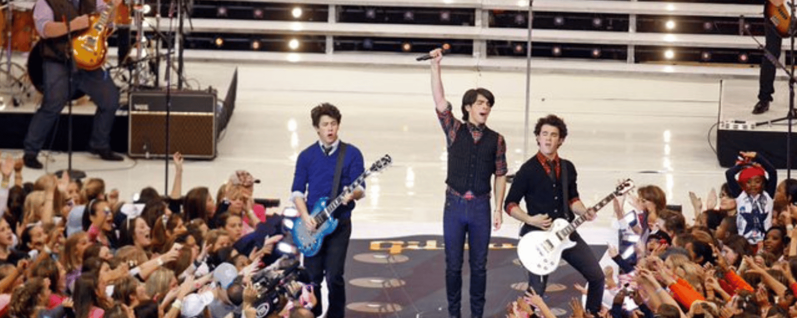 Dallas Cowboys announce Jonas Brothers as halftime show