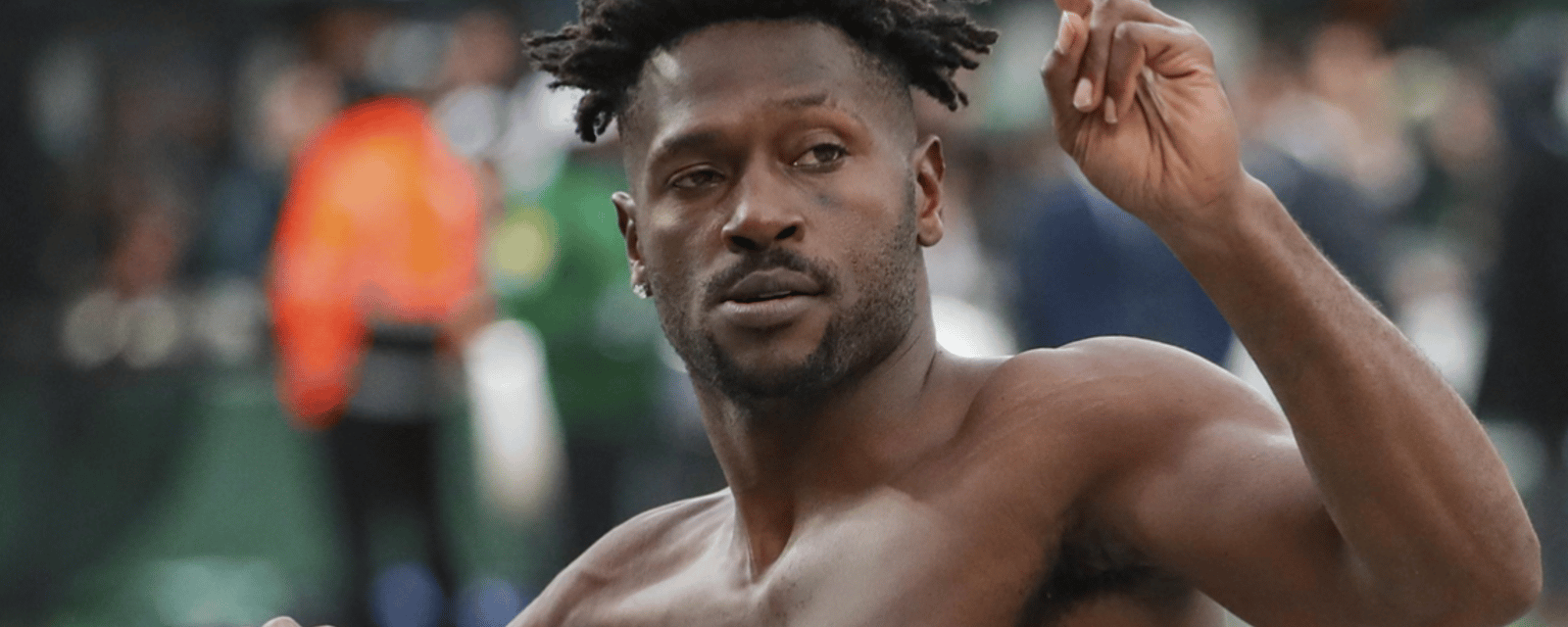 Antonio Brown makes shocking claim vs. ex-teammate 