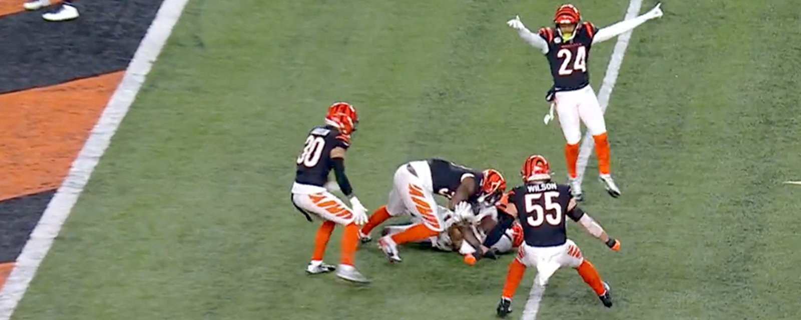 WATCH: Interception gives Cincinnati Bengals 1st playoff win since 1990! 