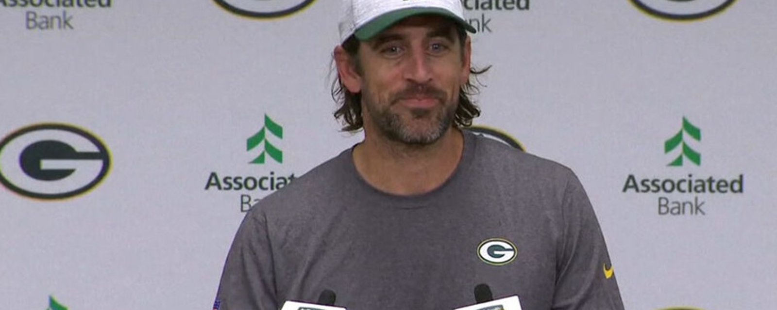 Aaron Rodgers speaks again, tries to clarify controversial comments 