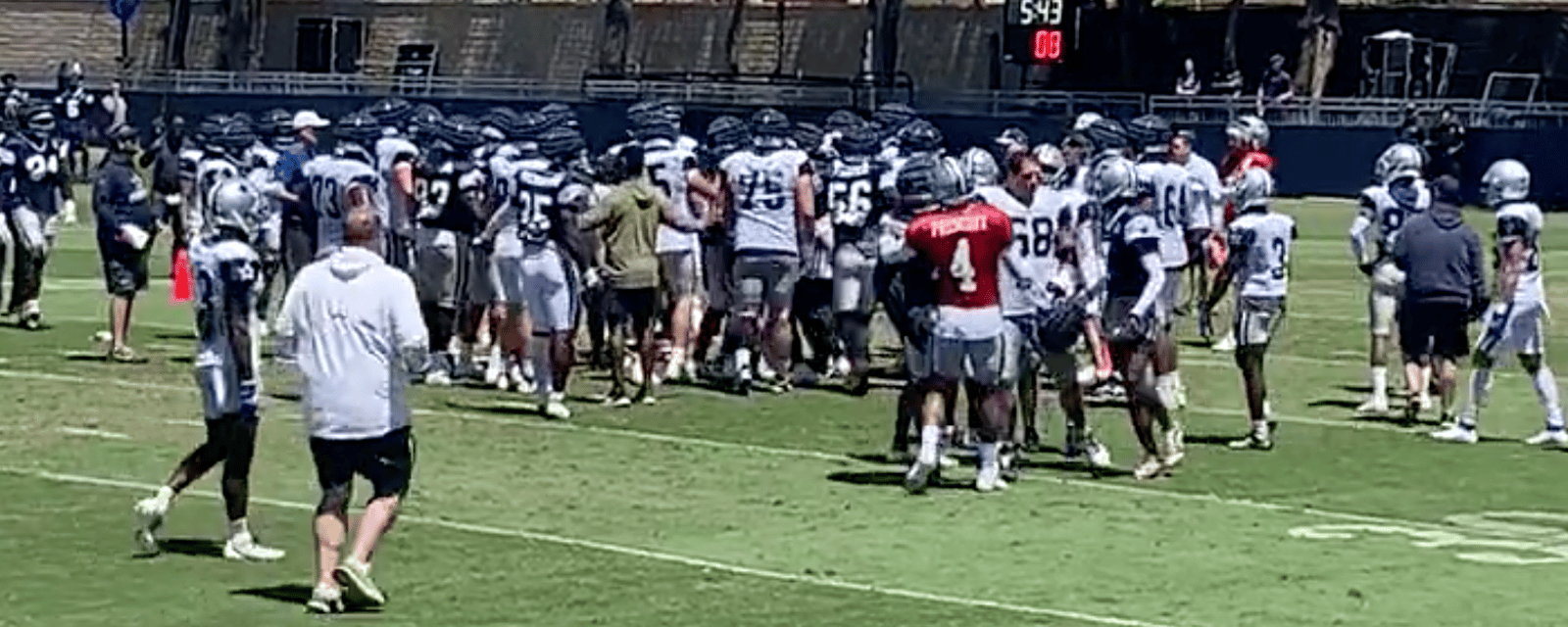 Micah Parsons punches Cowboys teammate, fight breaks out! 