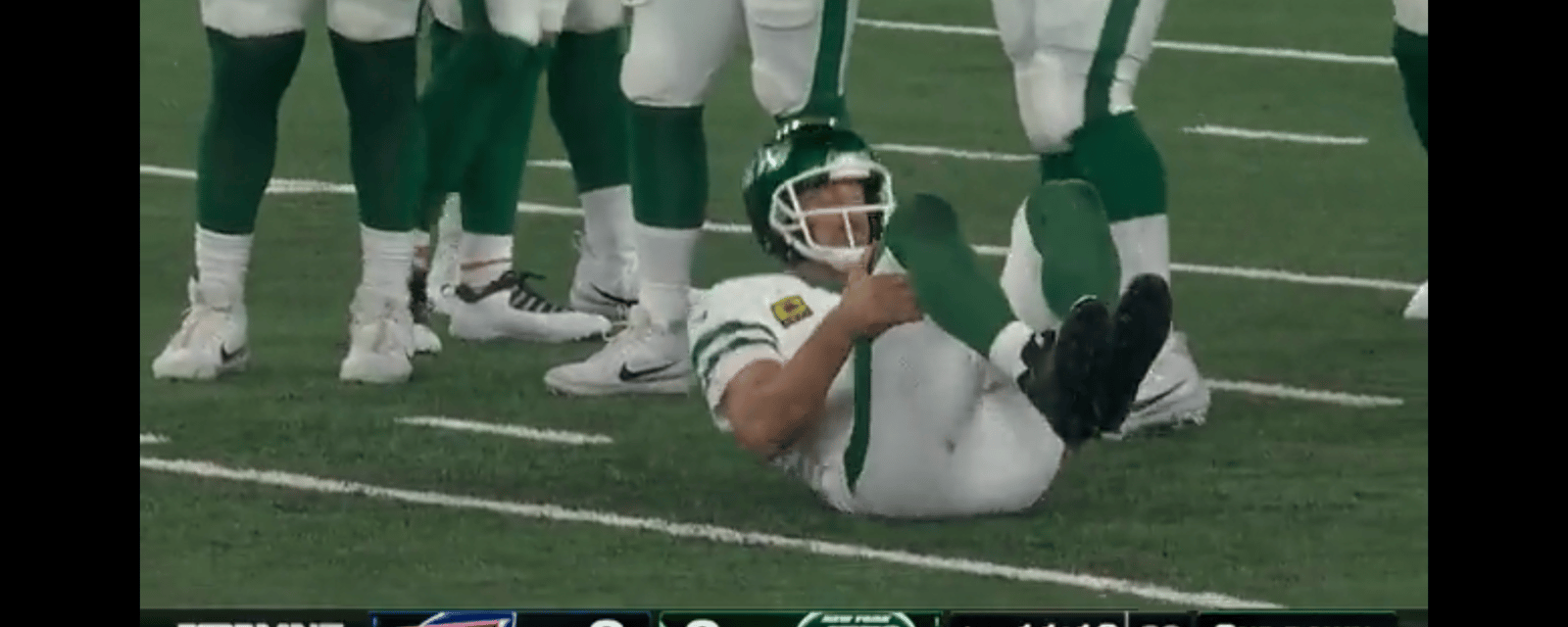 Aaron Rodgers injured shortly into Jets debut!