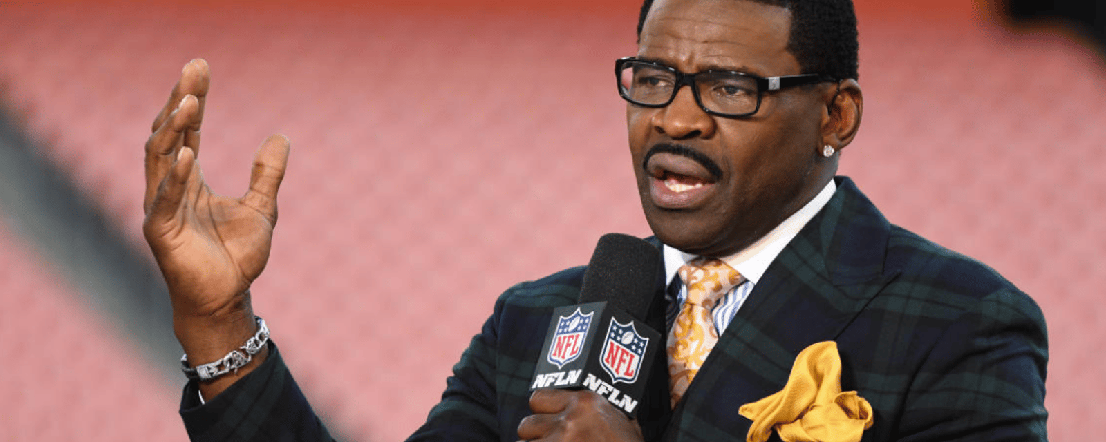 Michael Irvin to hold major press conference 