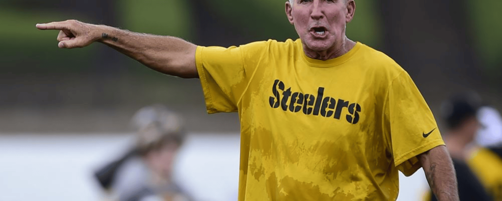 Steelers special teams coach Danny Smith suffers painful injury 