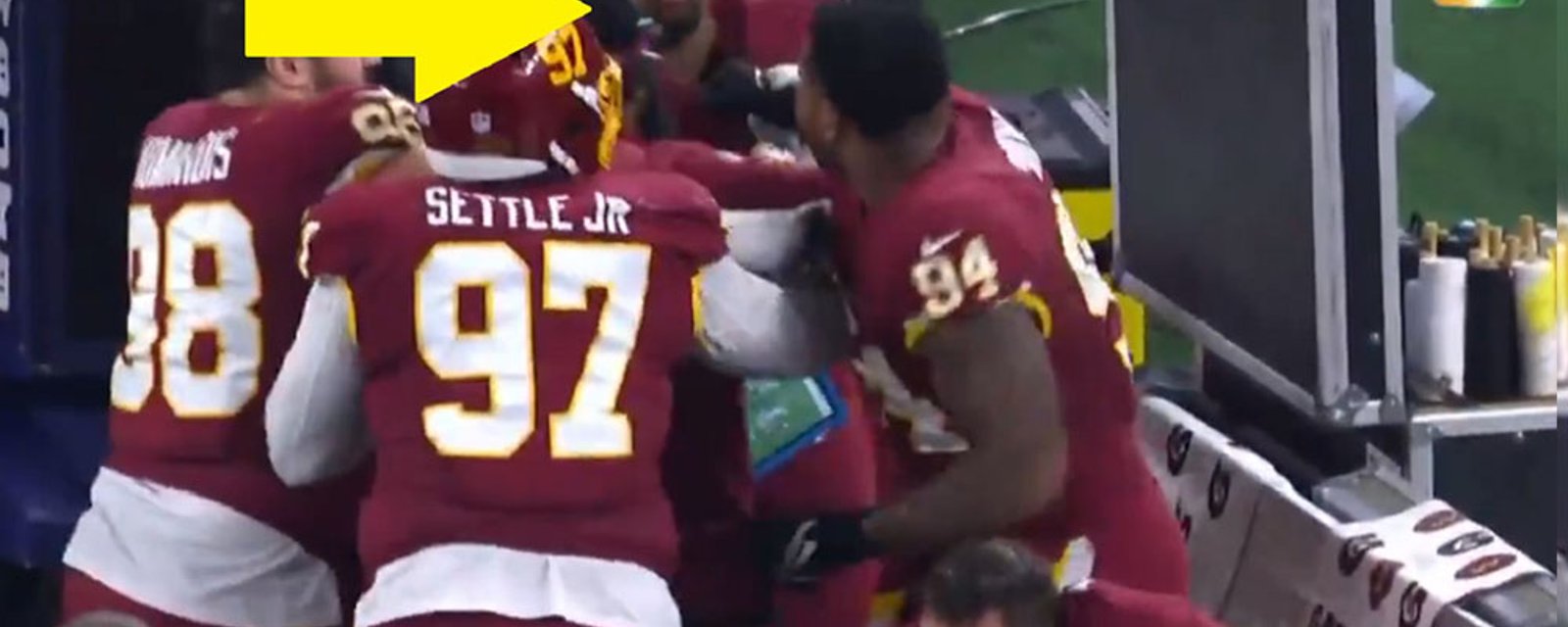 WFT's Jonathan Allen Throws punch at Daron Payne on sideline! 