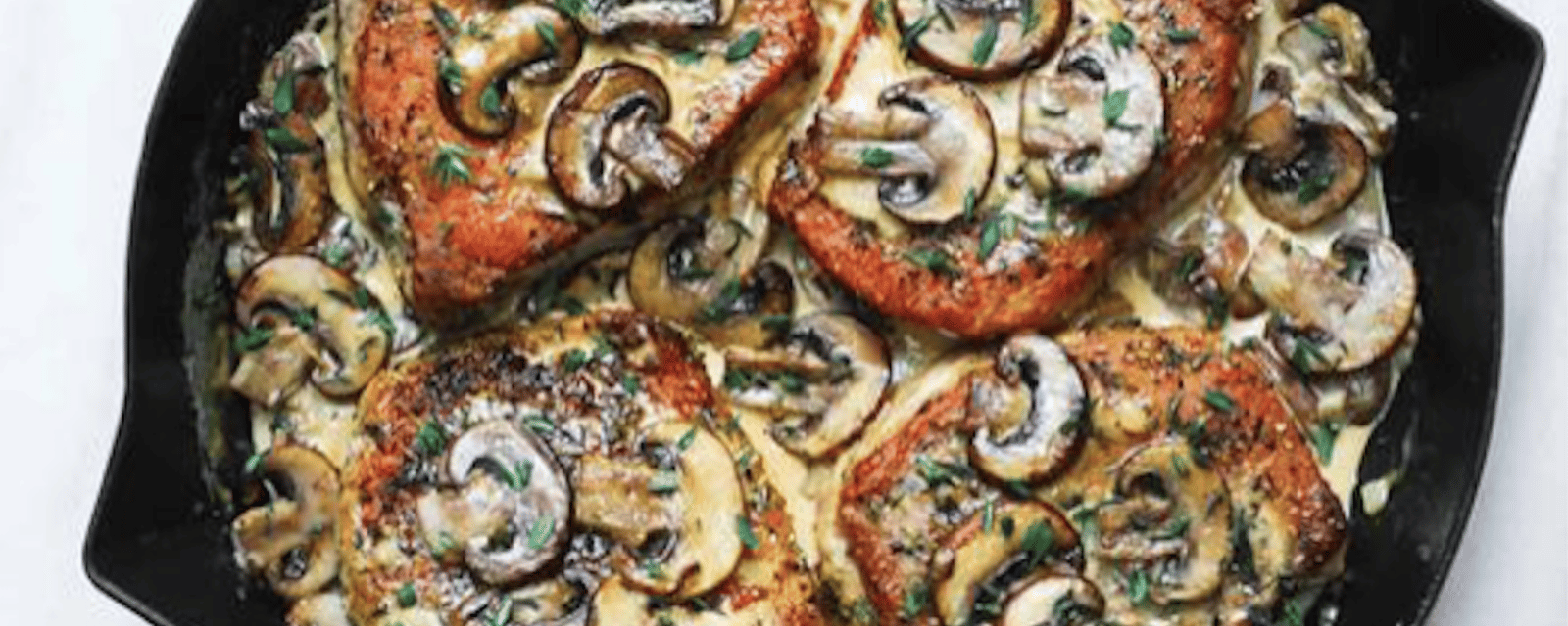 Recette facile: des côtelettes de porc crémeuses aux champignons