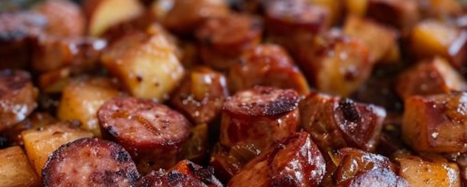 Hallucinates bouchées de kielbasa aux pommes à la mijoteuse