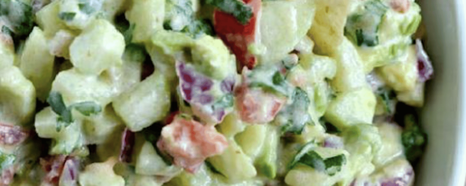 Salsa fraîche au concombre et à l'avocat