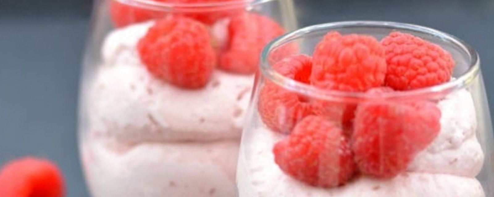 Une mousse aux framboises légère comme un nuage 