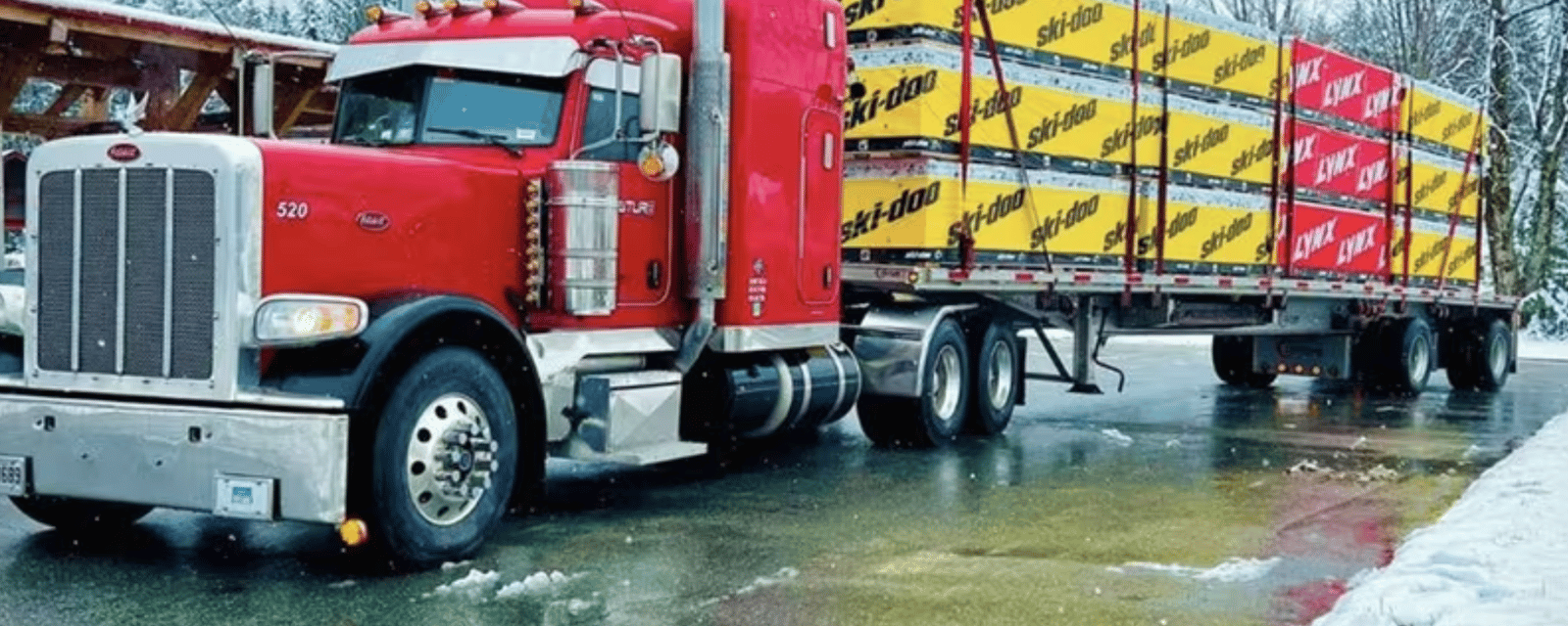10 000 $ en récompense afin de retrouver un camion et une cargaison de motoneiges.