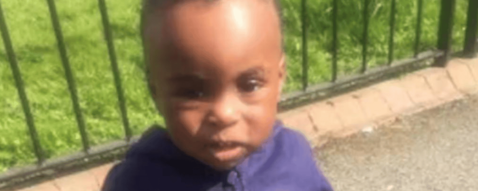 Un garçon de 2 ans perd la vie en raison des moisissures dans son logement 
