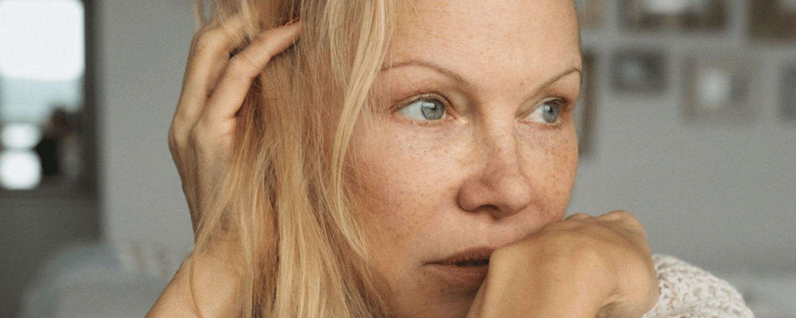 Pamela Anderson explique pourquoi elle ne porte plus de maquillage dès l'âge de 56 ans.