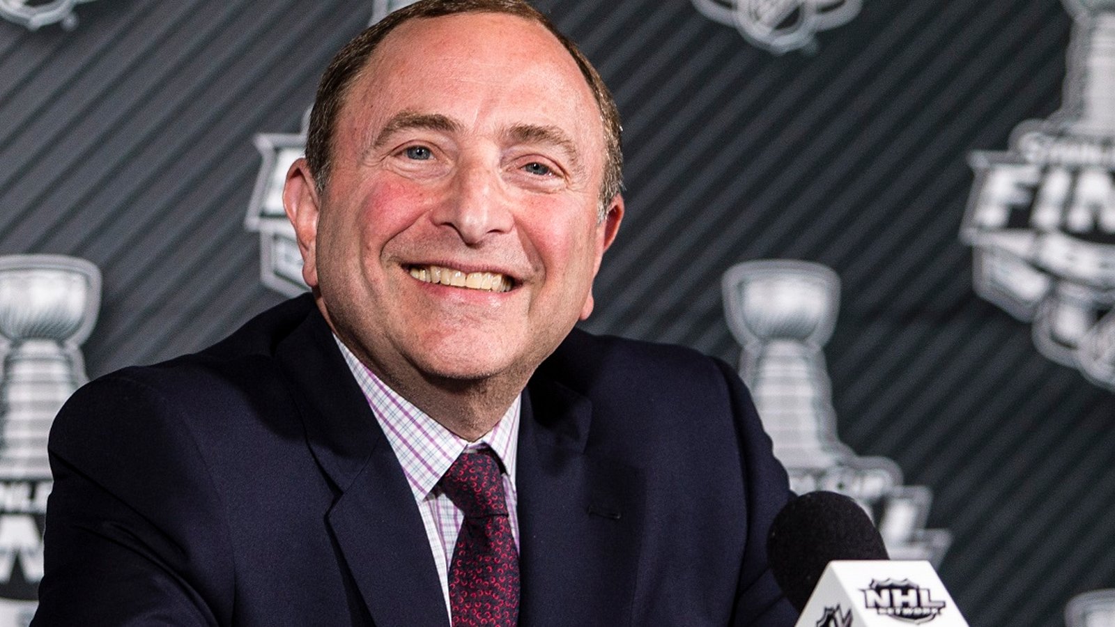 Un journaliste s'en prend à Gary Bettman!