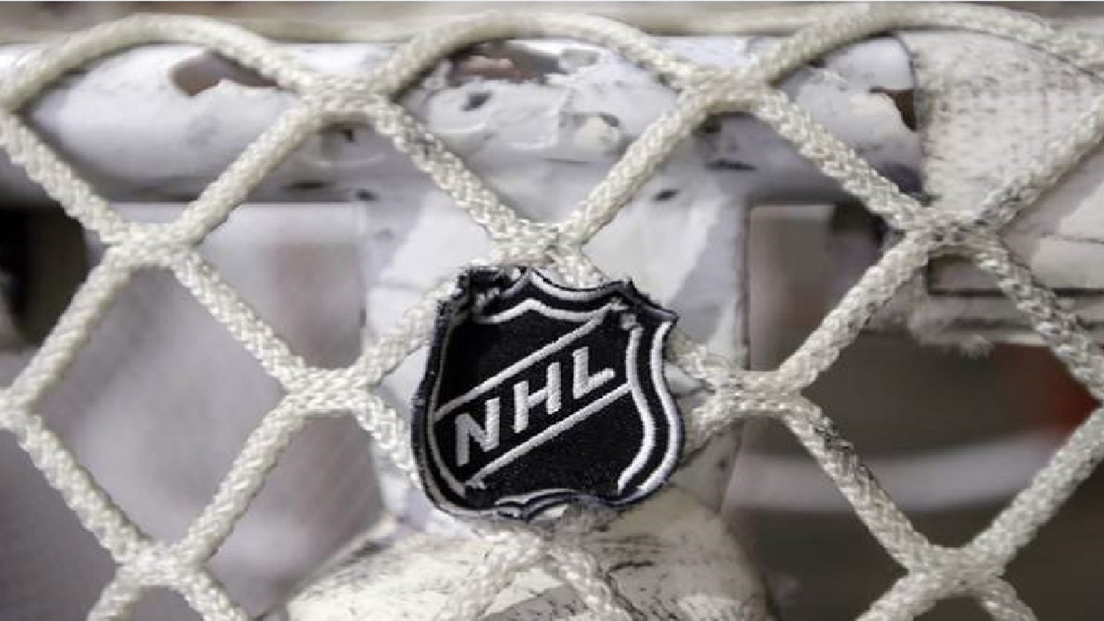Un ancien de la LNH défiguré par un lancer frappé!