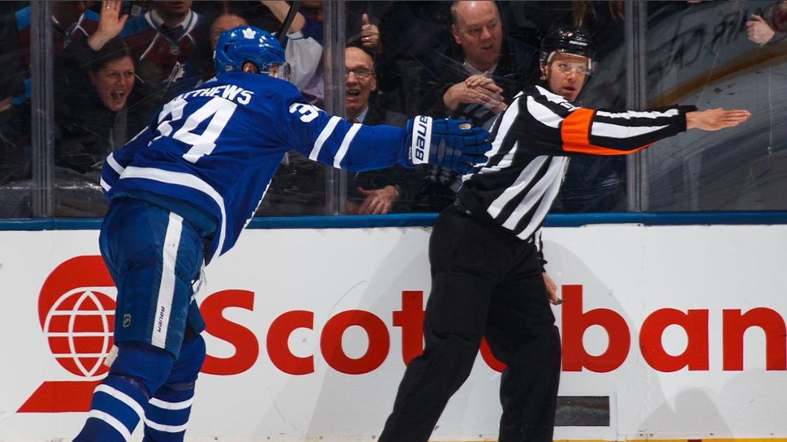 Auston Matthews réalise la célébration de l'année dans la LNH!