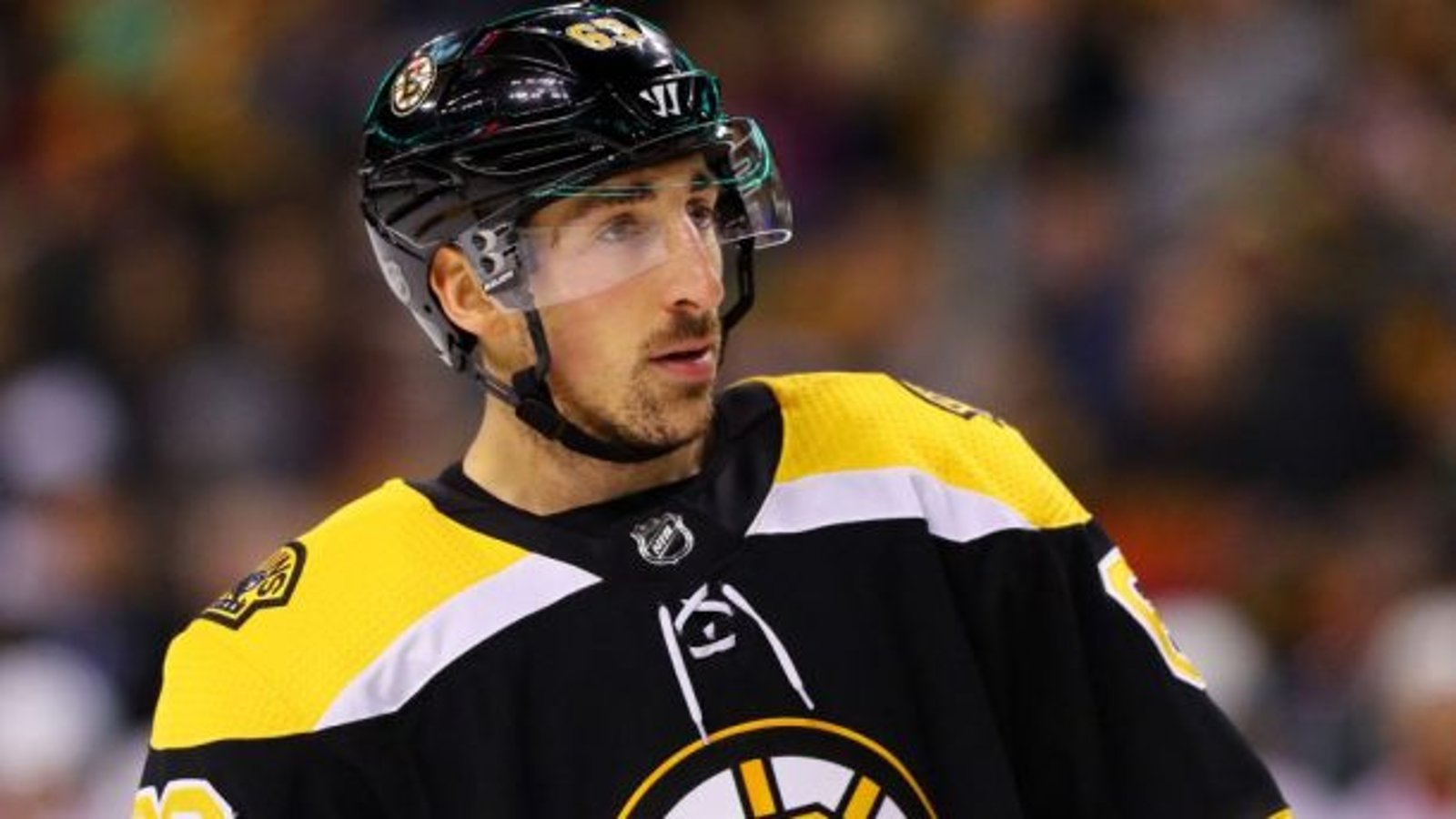 Brad Marchand fait une nouvelle victime chez les Hurricanes