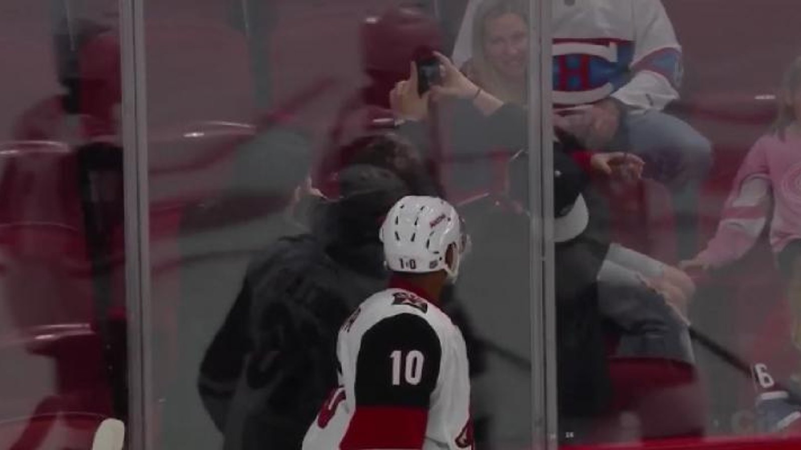 Anthony Duclair imite Carey Price!