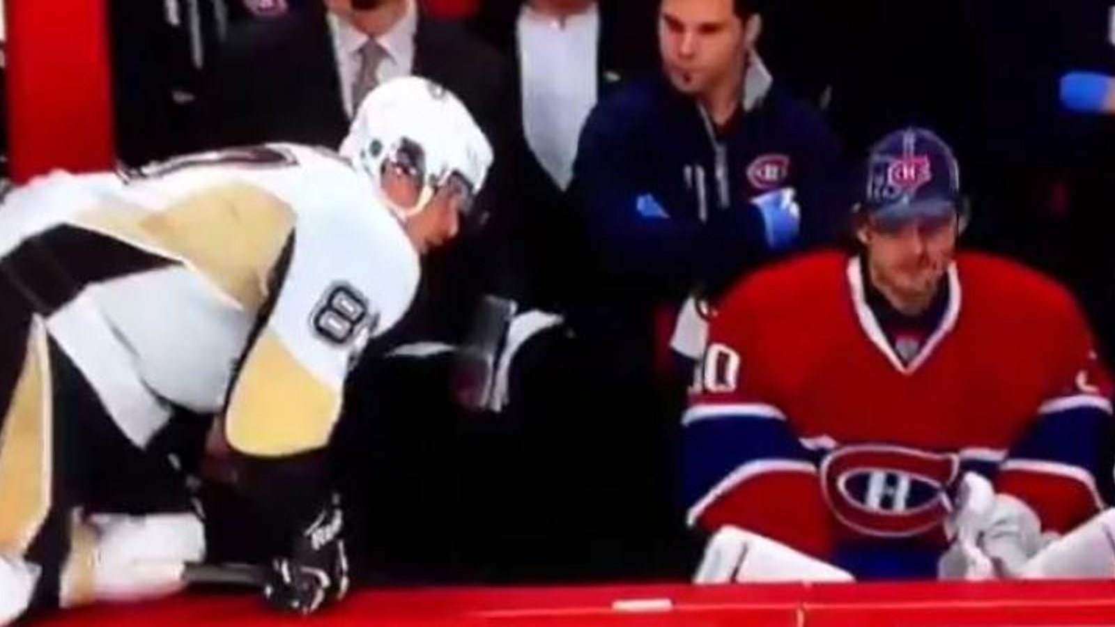 Budaj écoeure Sid the Kid